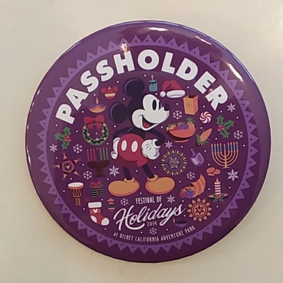 Disney Festival holidays passholder button 2019 - Picture 1 of 4